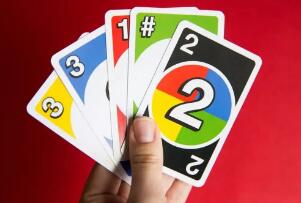 uno牌游戏玩法规则详解，出完自己手中所有的牌算赢