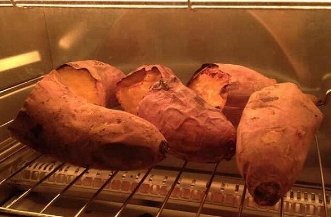 烤红薯烤箱温度和时间是多少，210℃左右烤制时间45-60分钟