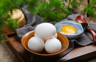 女性长期吃鹅蛋的好处，促进胎儿发育/增强免疫力(好处多)