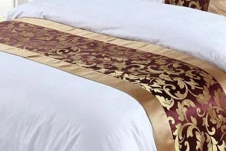酒店床上一条长条布有什么用，主要是比较美观(有4大作用)