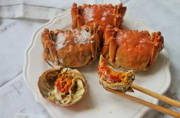 螃蟹怎么做好吃又简单方便，清蒸大闸蟹最能保留蟹的鲜美