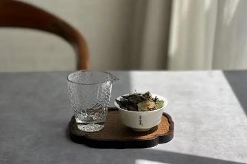 白茶适合啥季节喝，夏秋两季为佳(清热去火)