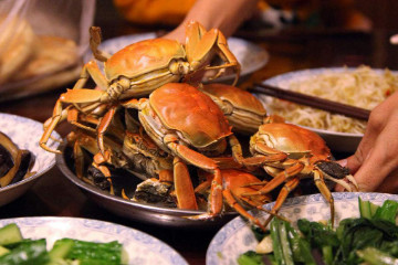 吃完螃蟹千万别碰5种食物，红薯/茶/蜂蜜/冷饮/柿子