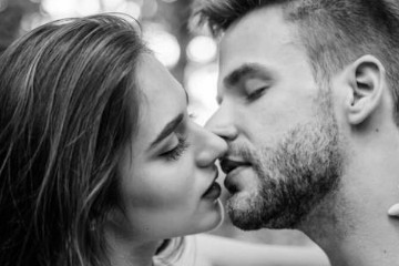 接吻一直伸舌头的男人是什么性格，有3种不同性格详解