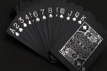 扑克牌一共有多少张，是54张(每种花色13张+大小王)