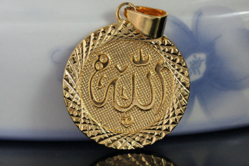 伊斯兰教信奉的神是谁，是真主安拉(安拉是唯一的神)